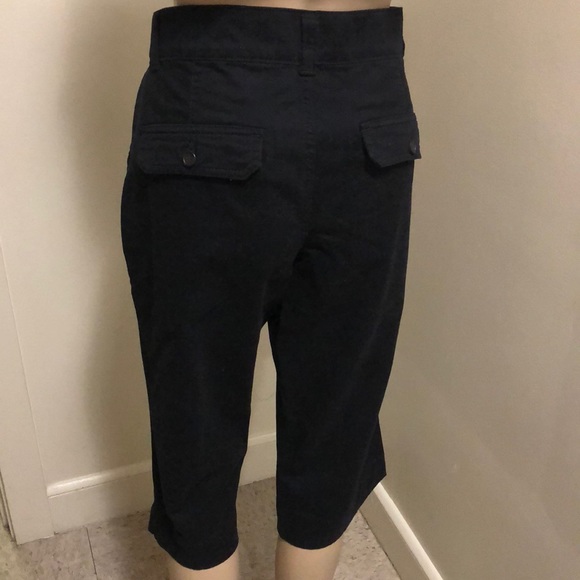 🆕 Dockers Capris - Picture 2 of 3